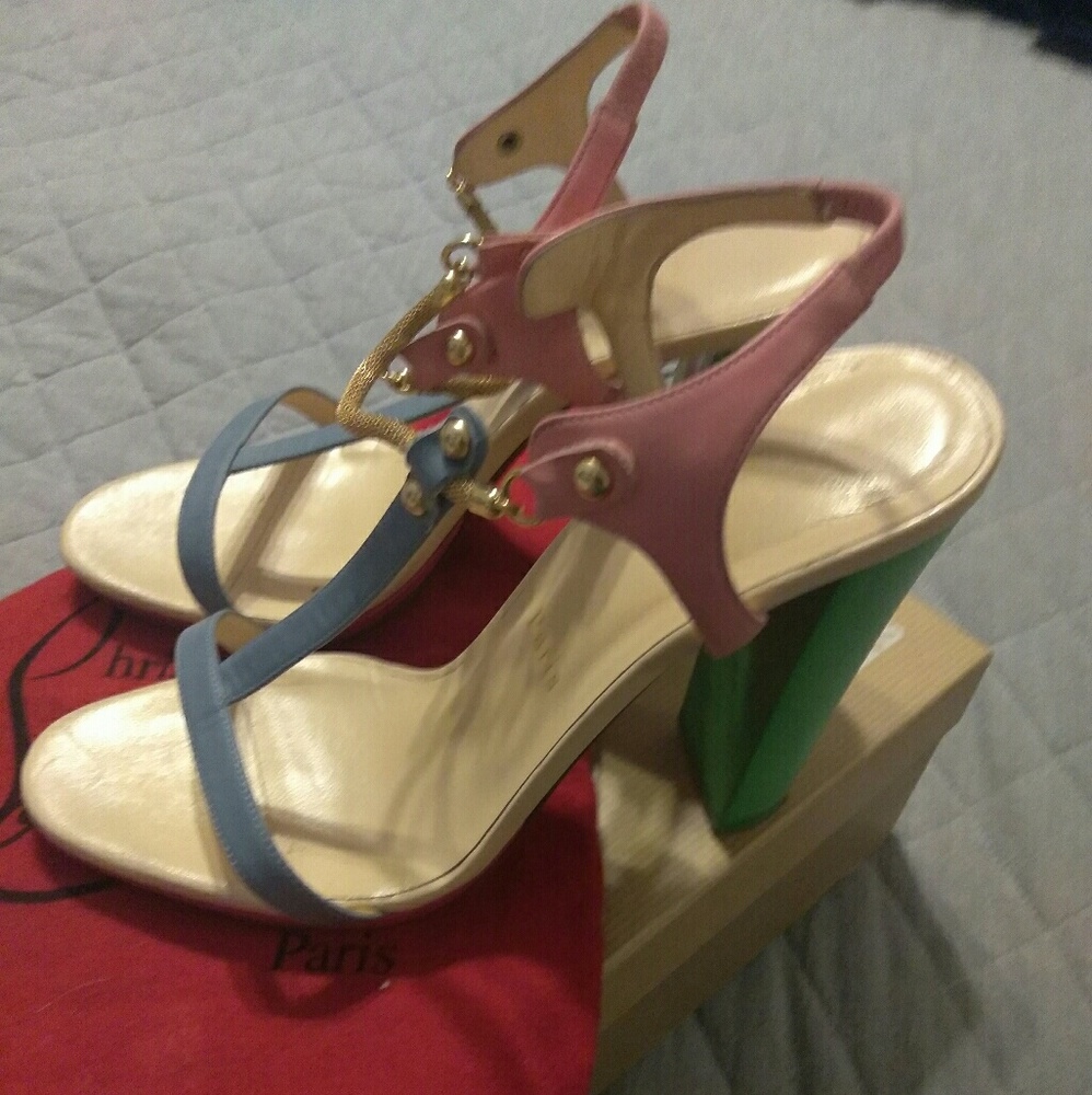 Christian Louboutin Sylvieta T-strap Sandal - Picture 2 of 6